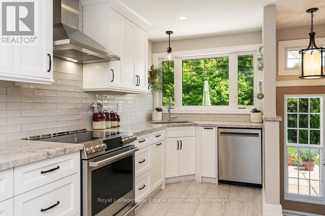 206 ELIZABETH STREET S - 11