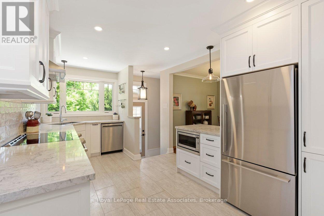 206 ELIZABETH STREET S - 12