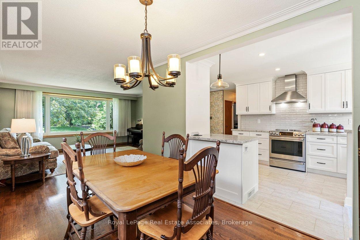 206 ELIZABETH STREET S - 9