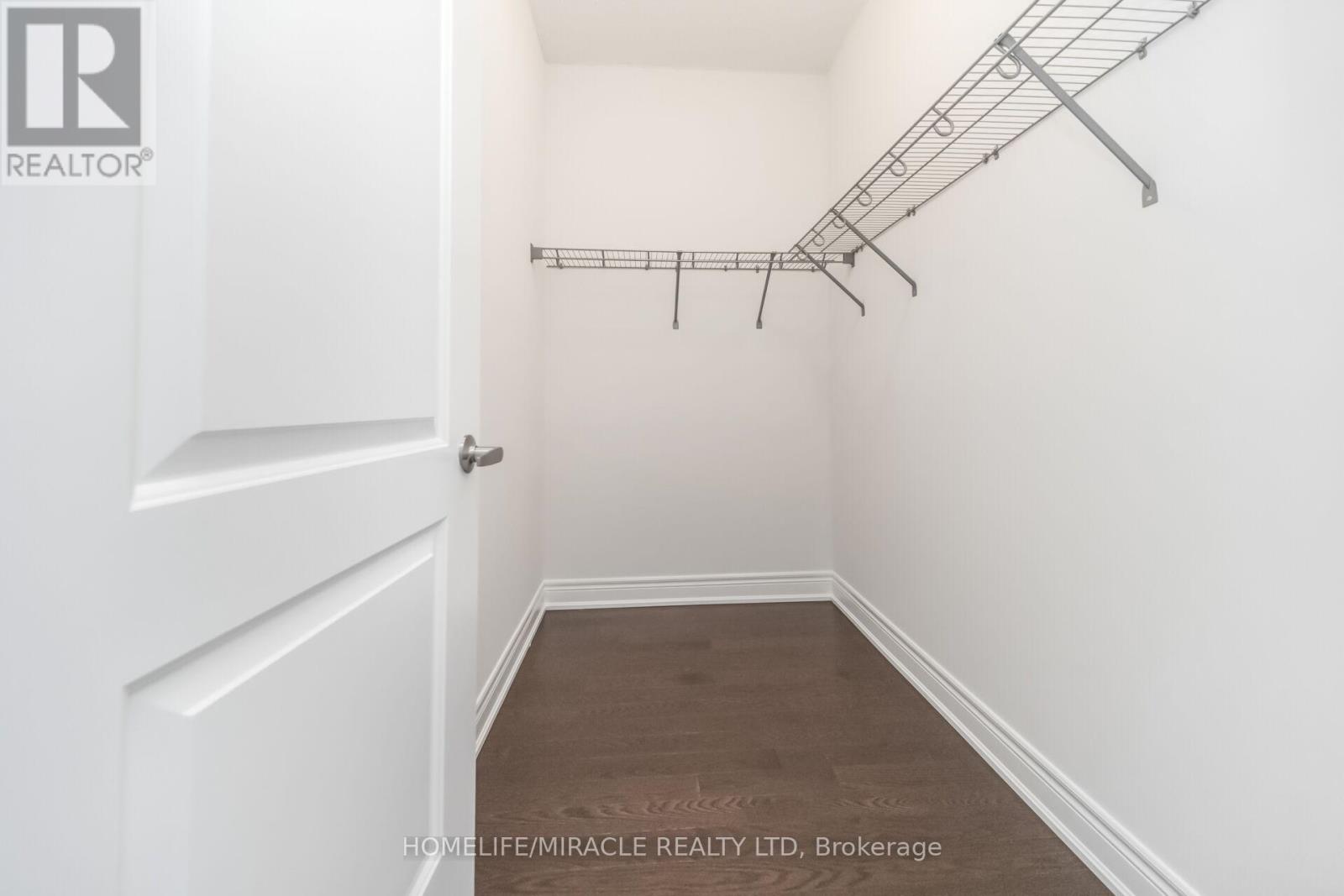 16 LYLE WAY - 24