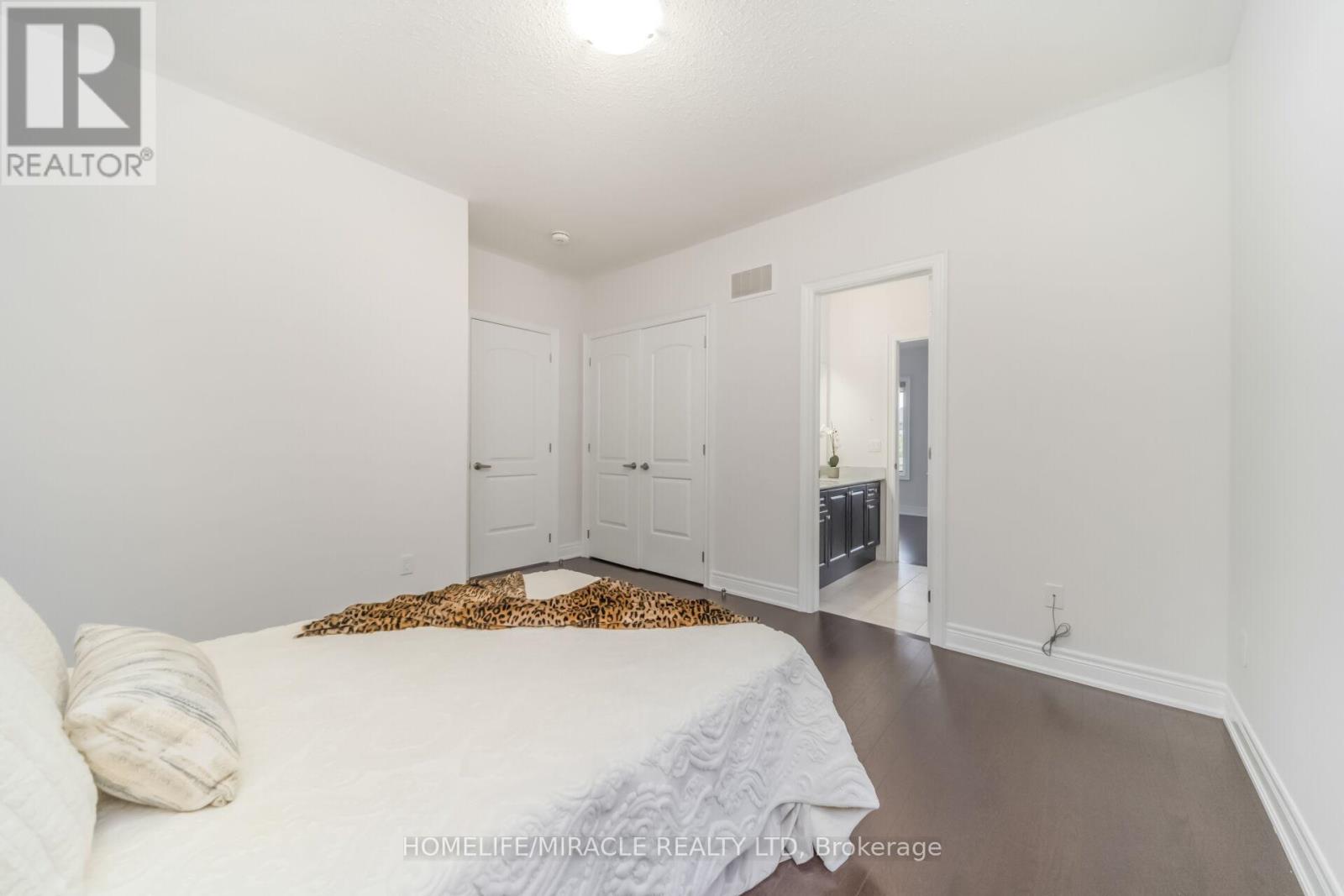 16 LYLE WAY - 27
