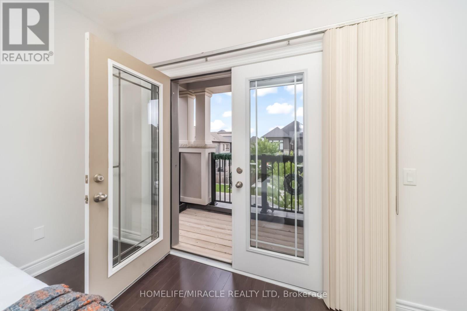 16 LYLE WAY - 36