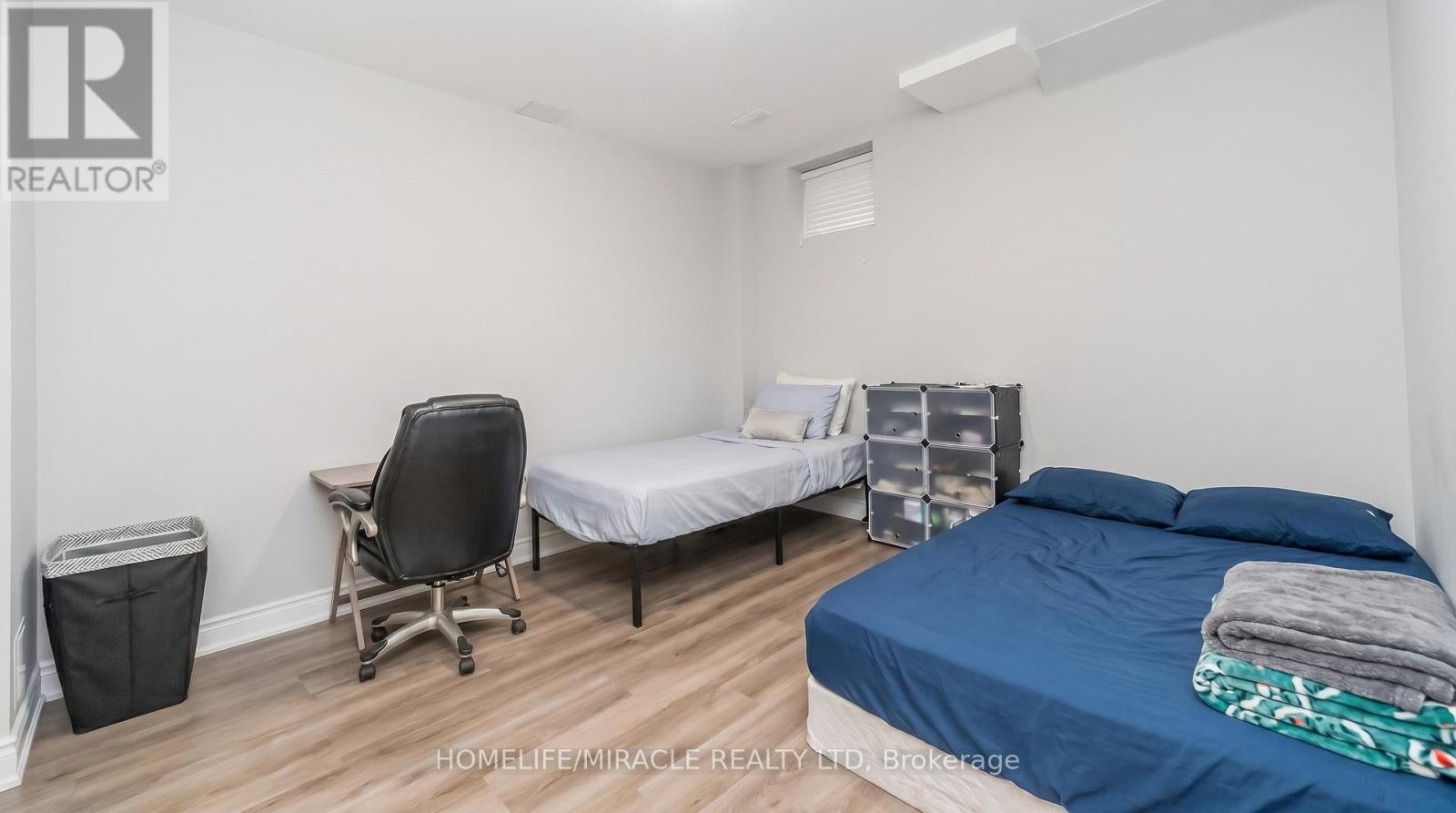 16 LYLE WAY - 43