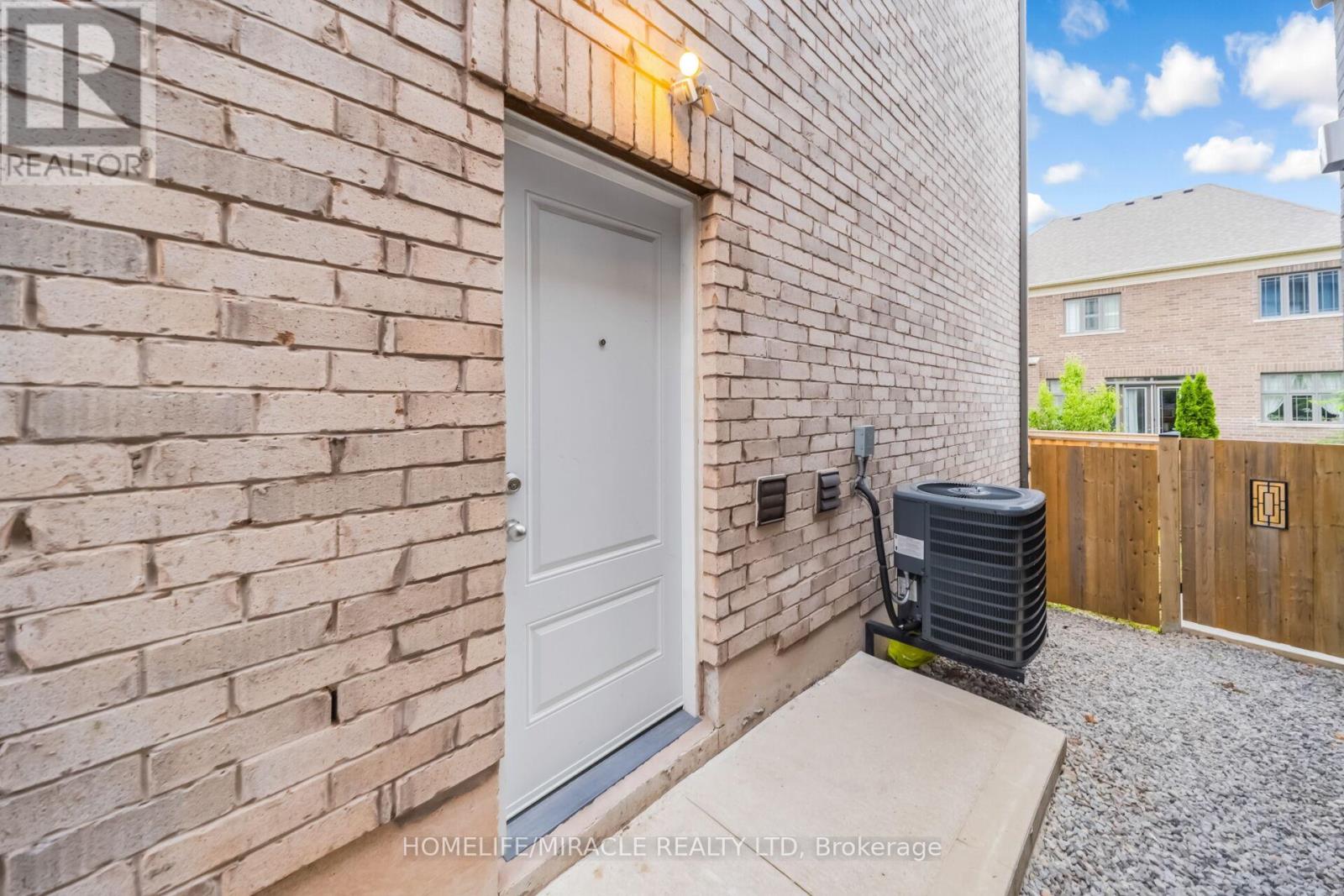 16 LYLE WAY - 47