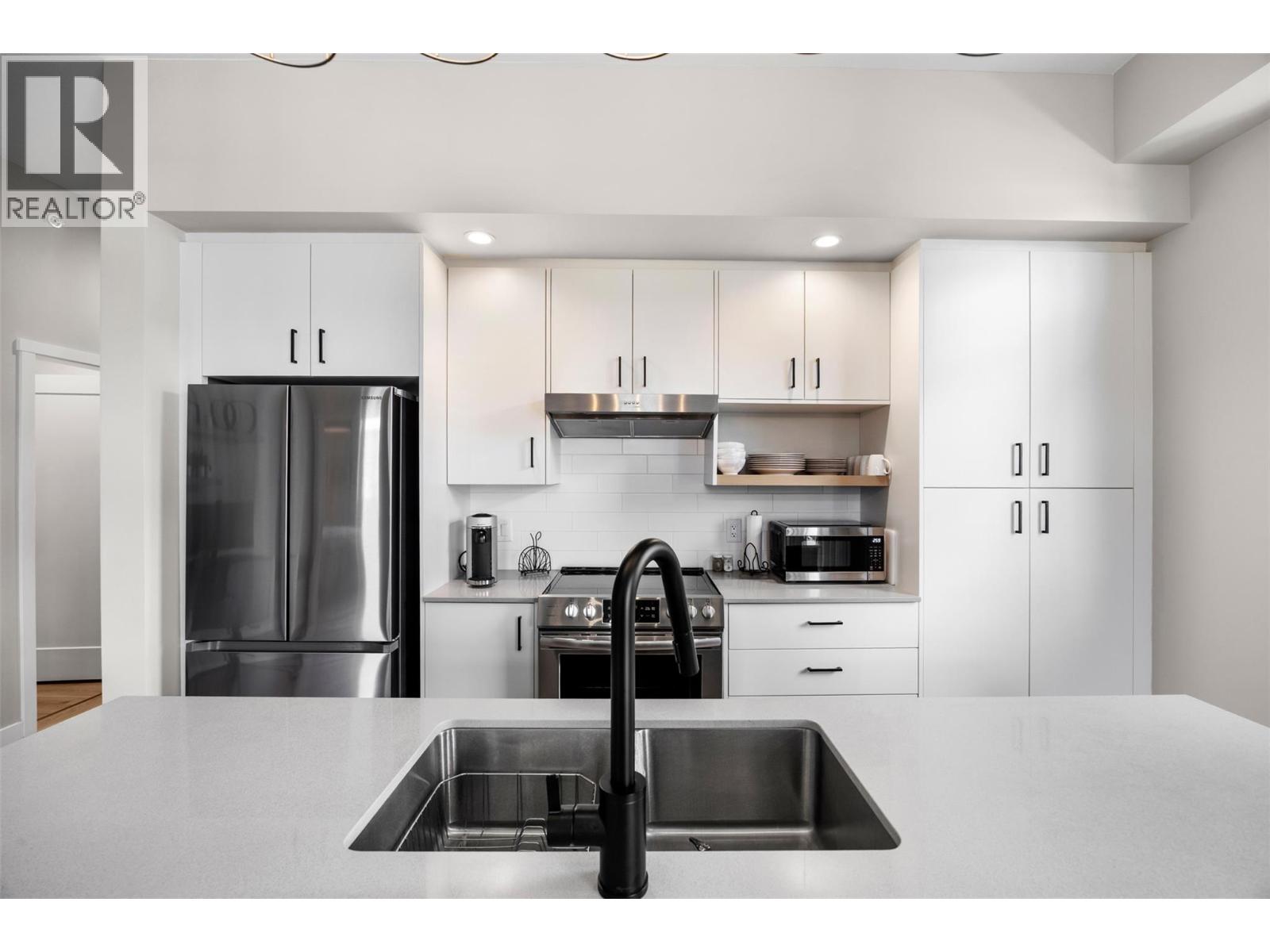 660 Cawston Avenue Unit# 610, Kelowna