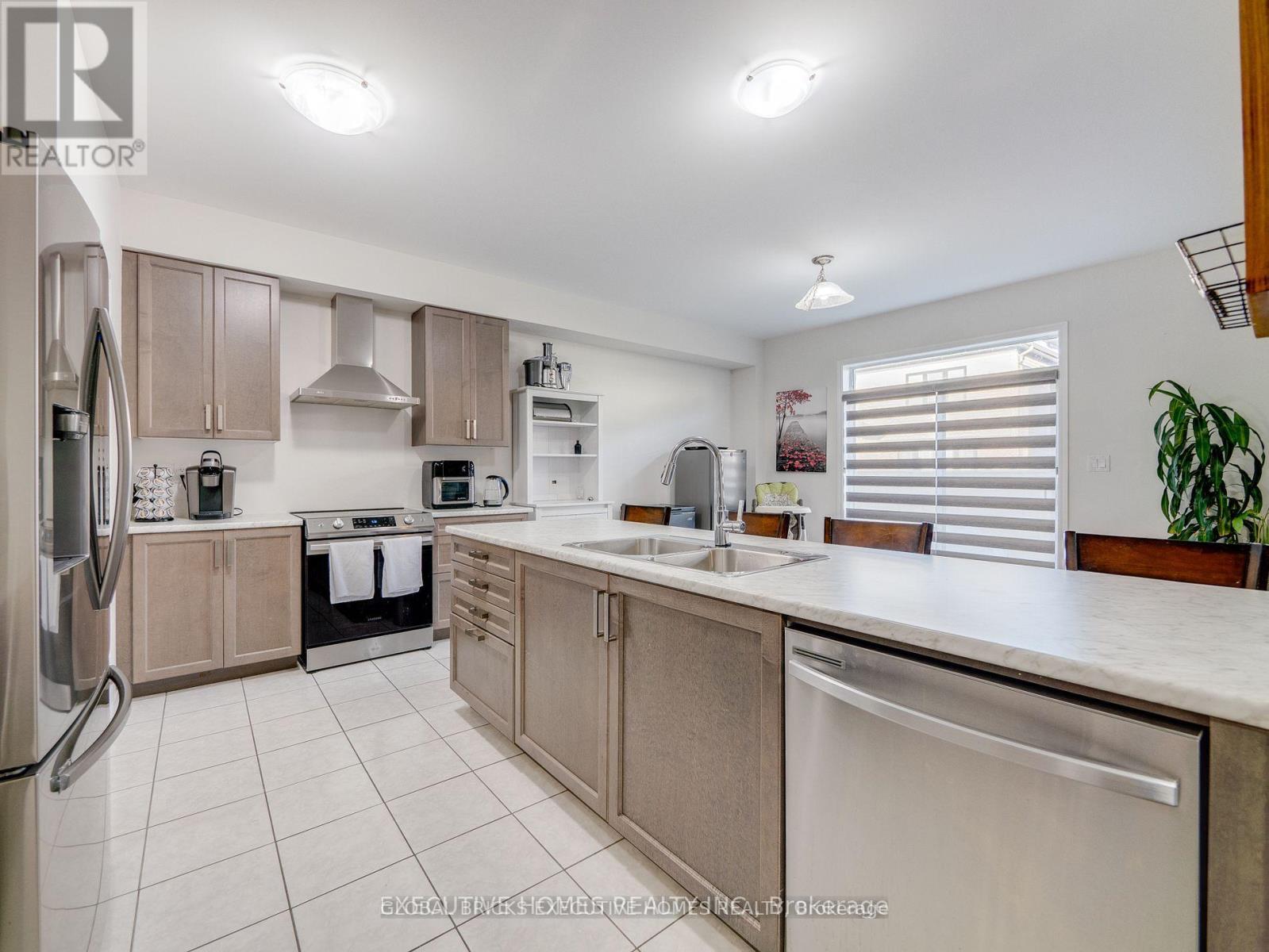 26 LILLIAN WAY - 19