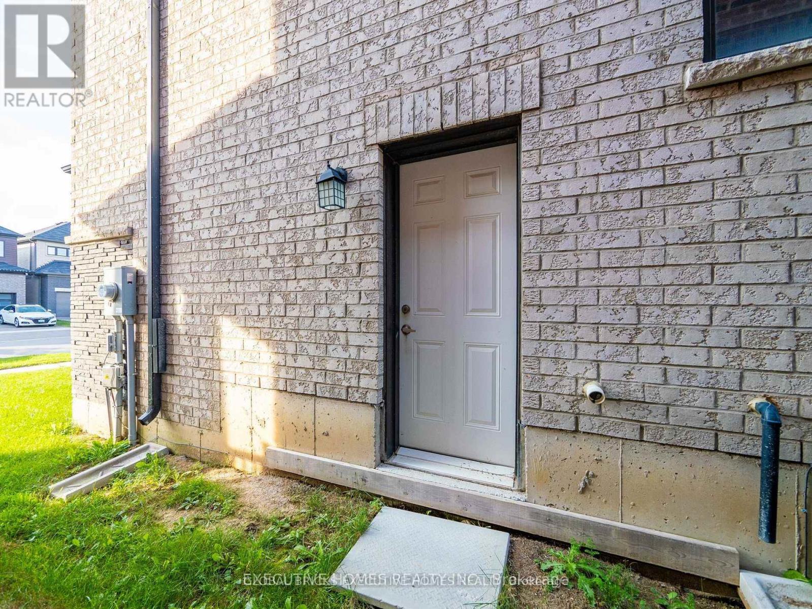 26 LILLIAN WAY - 41