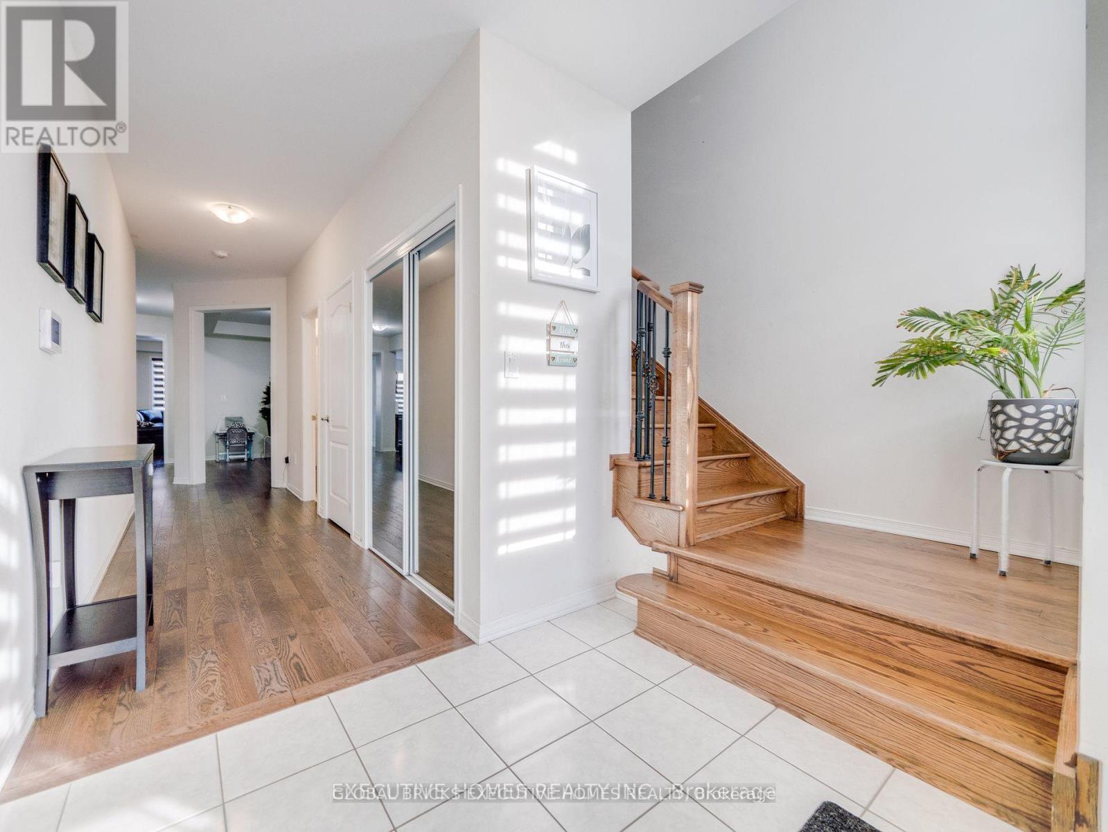 26 LILLIAN WAY - 7
