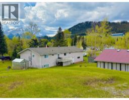 Living room - 1405 61 Street, Coleman, AB T0K0M0 Photo 9
