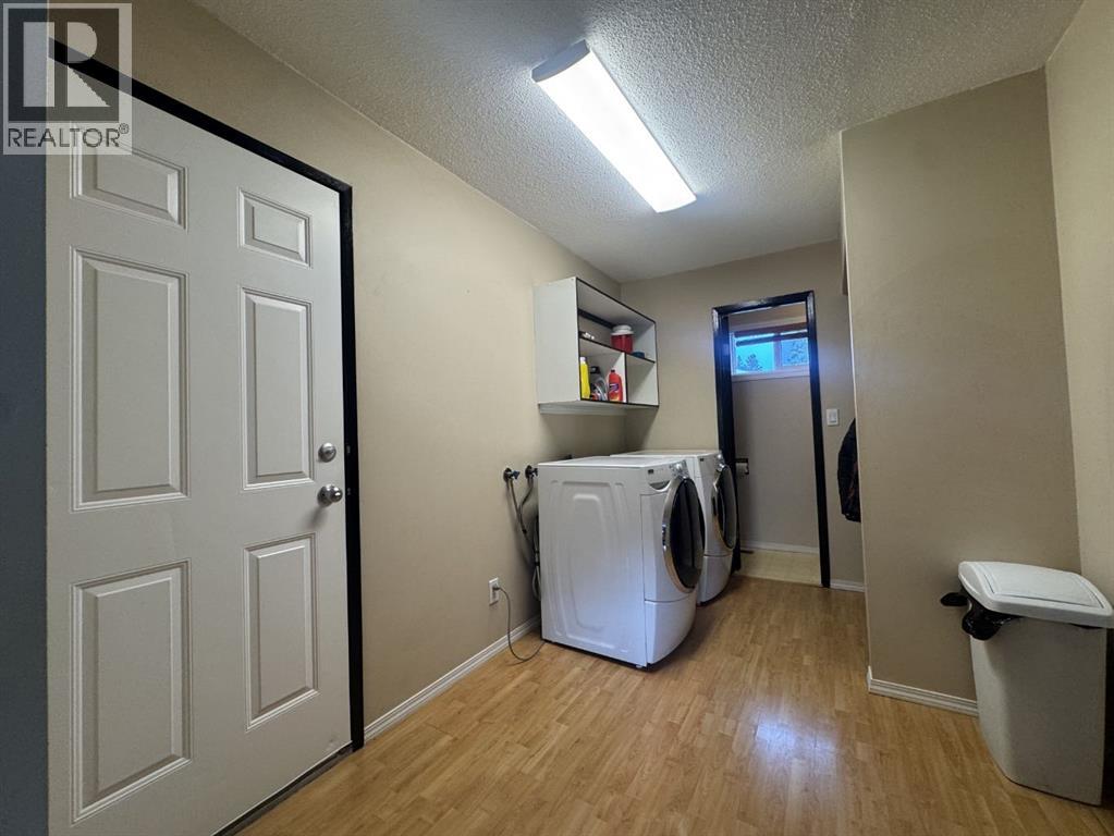 1405 61 Street - 16
