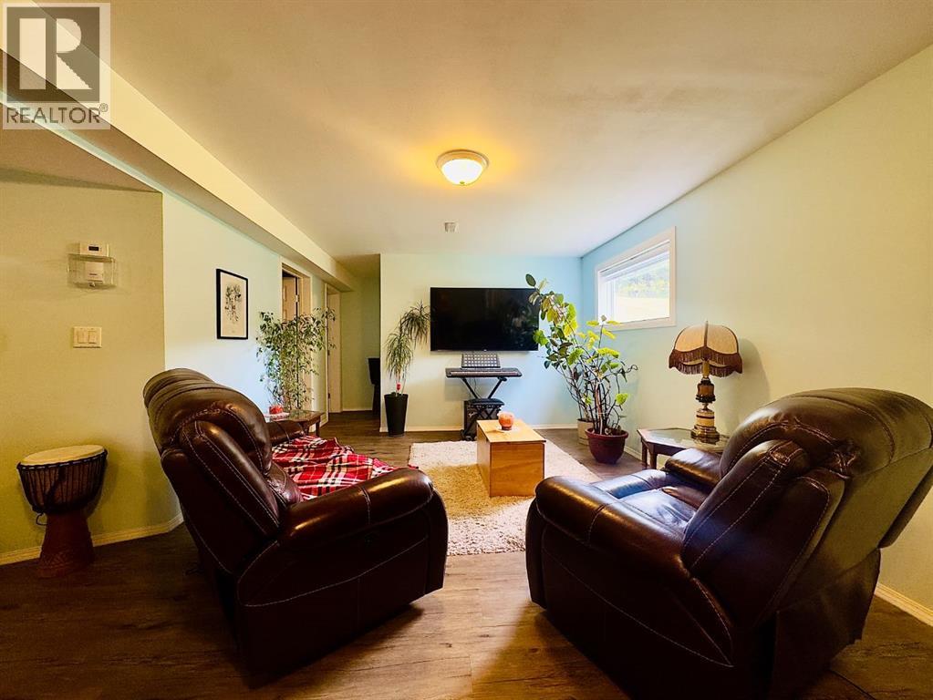 1405 61 Street - 29
