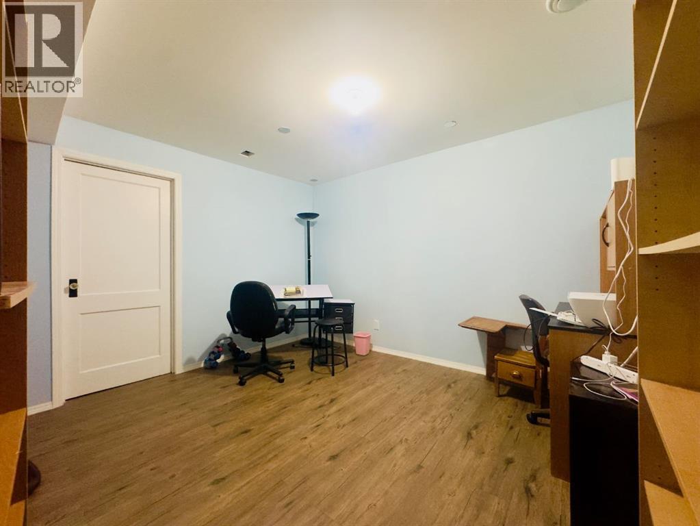 1405 61 Street - 33