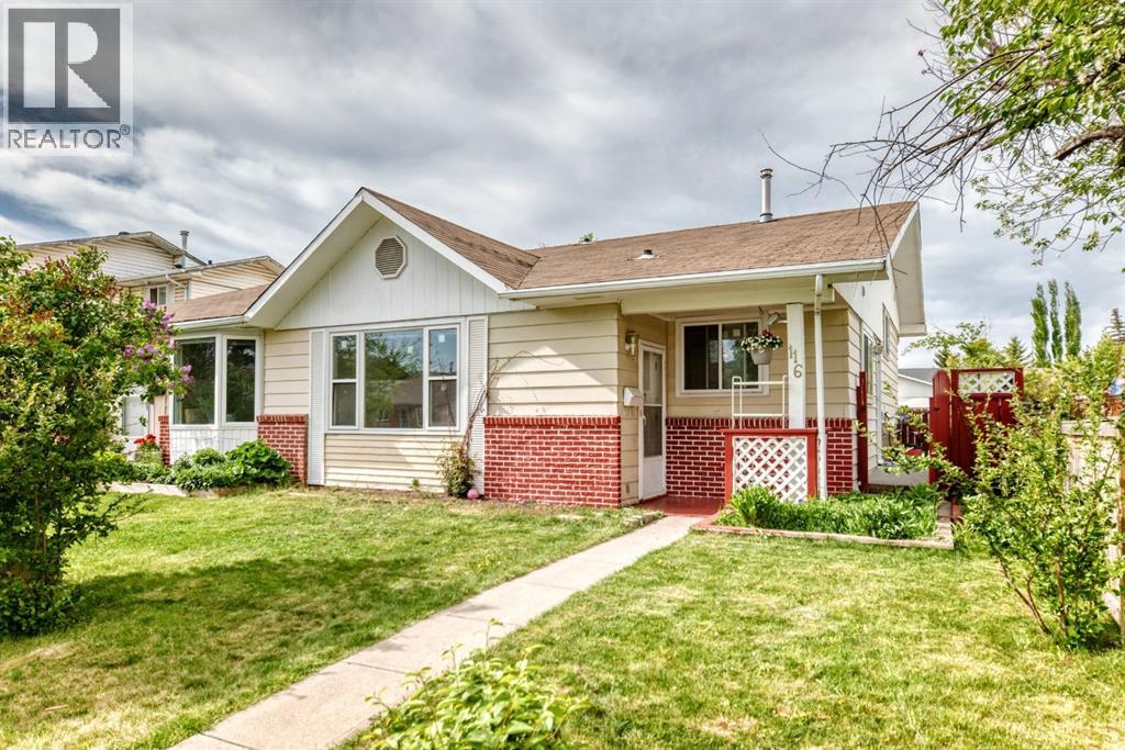 116 Pineson Place NE - 1