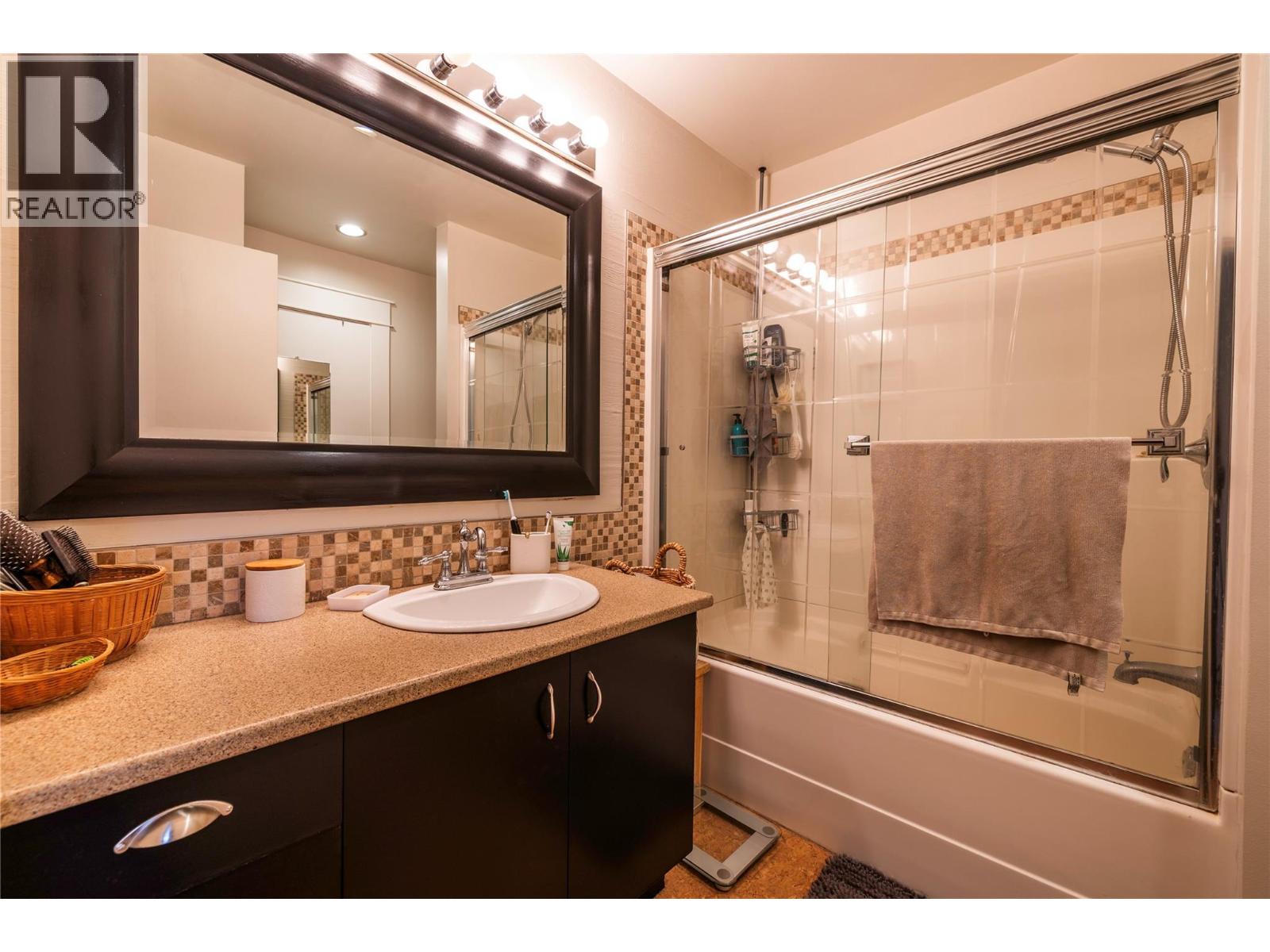 #39 1980 GLENWOOD Drive - 22