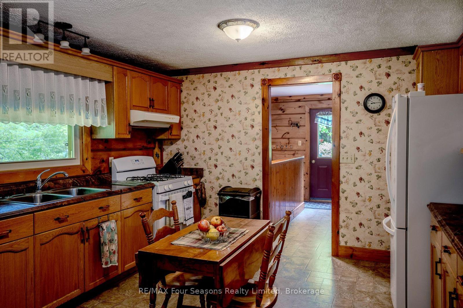 600072 50 SIDE ROAD S - Image 20
