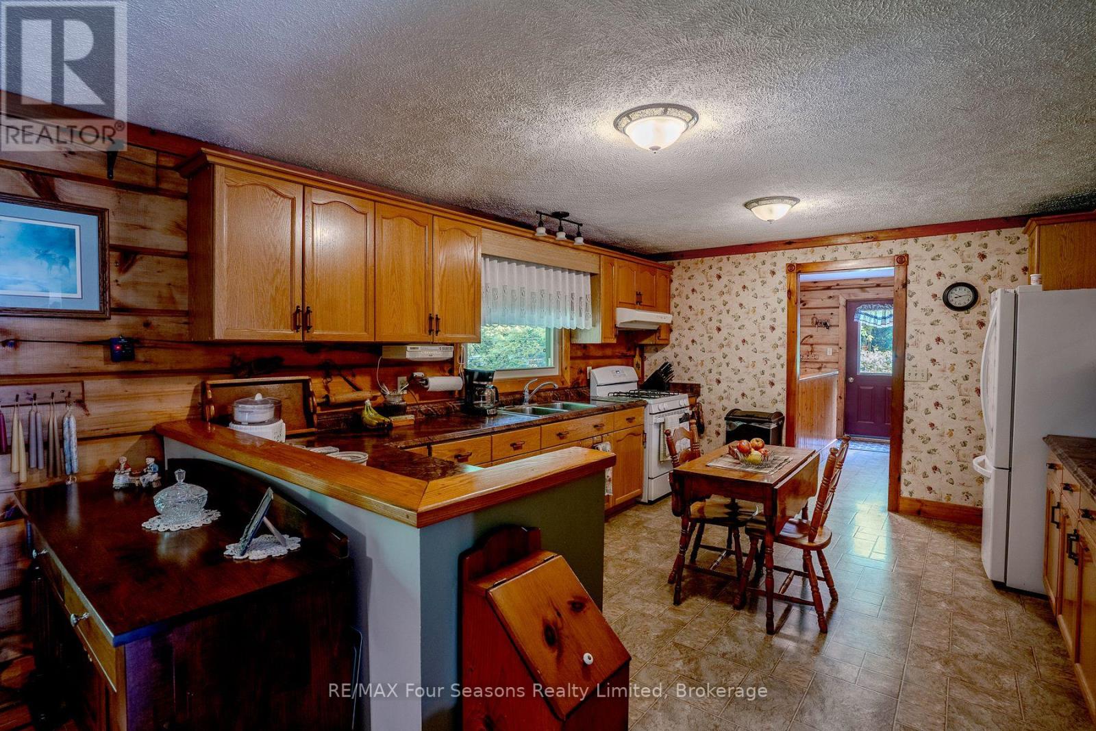 600072 50 SIDE ROAD S - Image 19