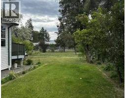 Living room - 2575 Clapperton Avenue, Merritt, BC V1K1J3 Photo 6