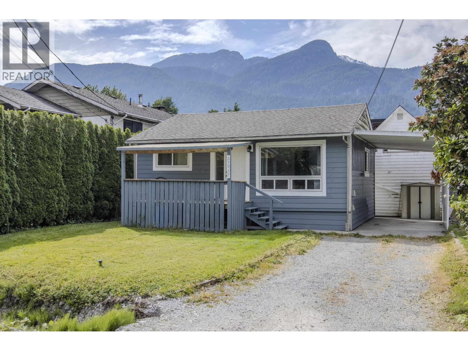 37937 FOURTH AVENUE, Squamish