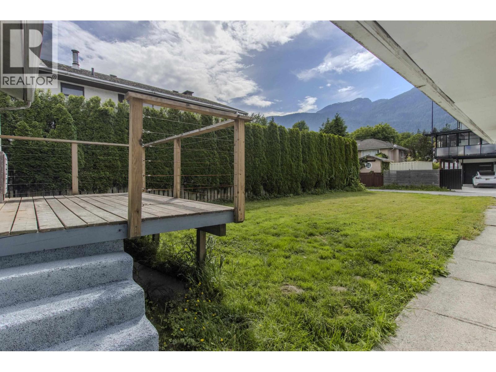 37937 FOURTH AVENUE, Squamish