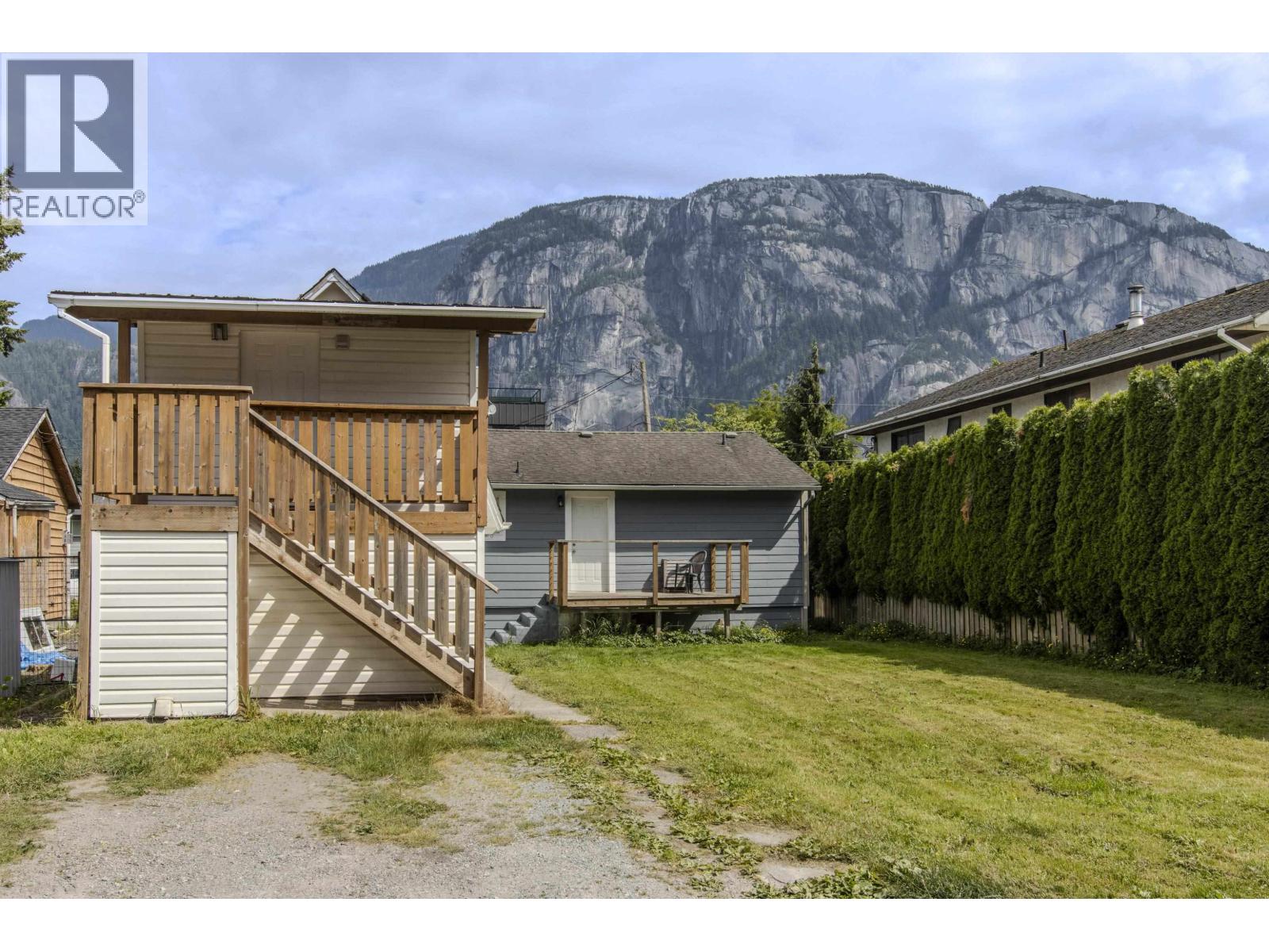 37937 FOURTH AVENUE, Squamish
