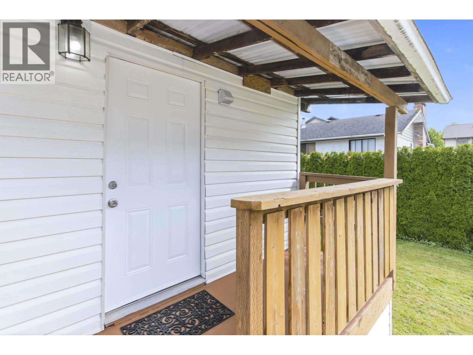 37937 FOURTH AVENUE, Squamish
