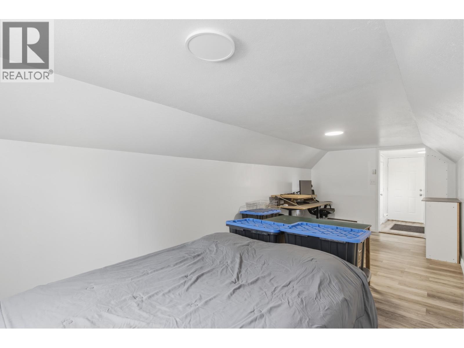 37937 FOURTH AVENUE, Squamish