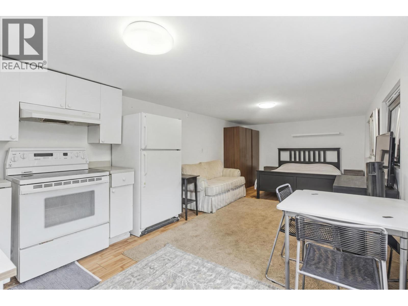 37937 FOURTH AVENUE, Squamish