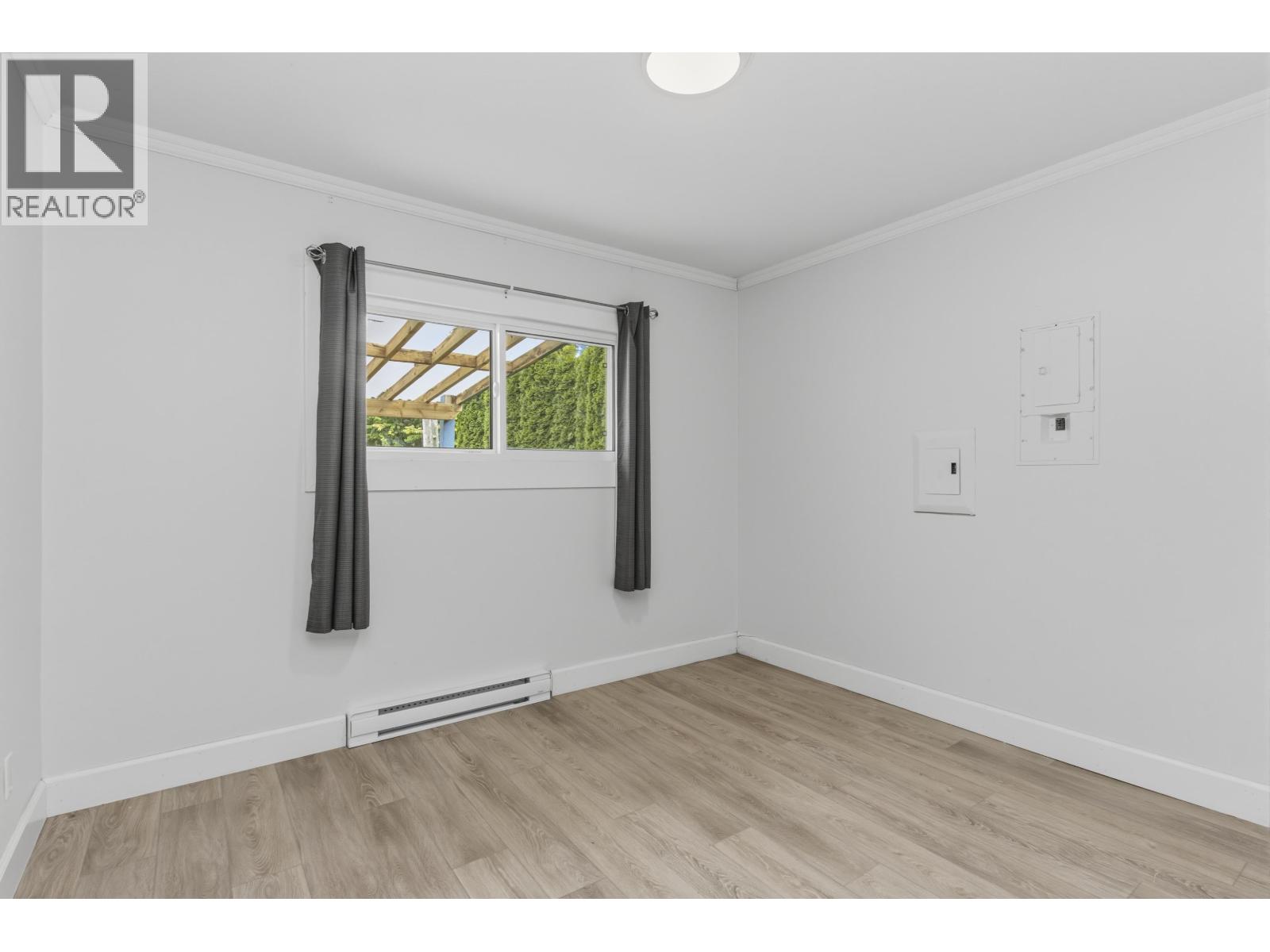 37937 FOURTH AVENUE, Squamish