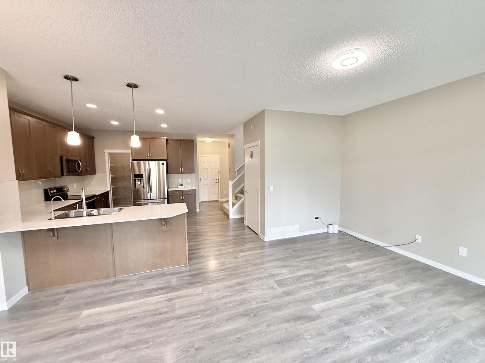 22519 96 AV NW - 14
