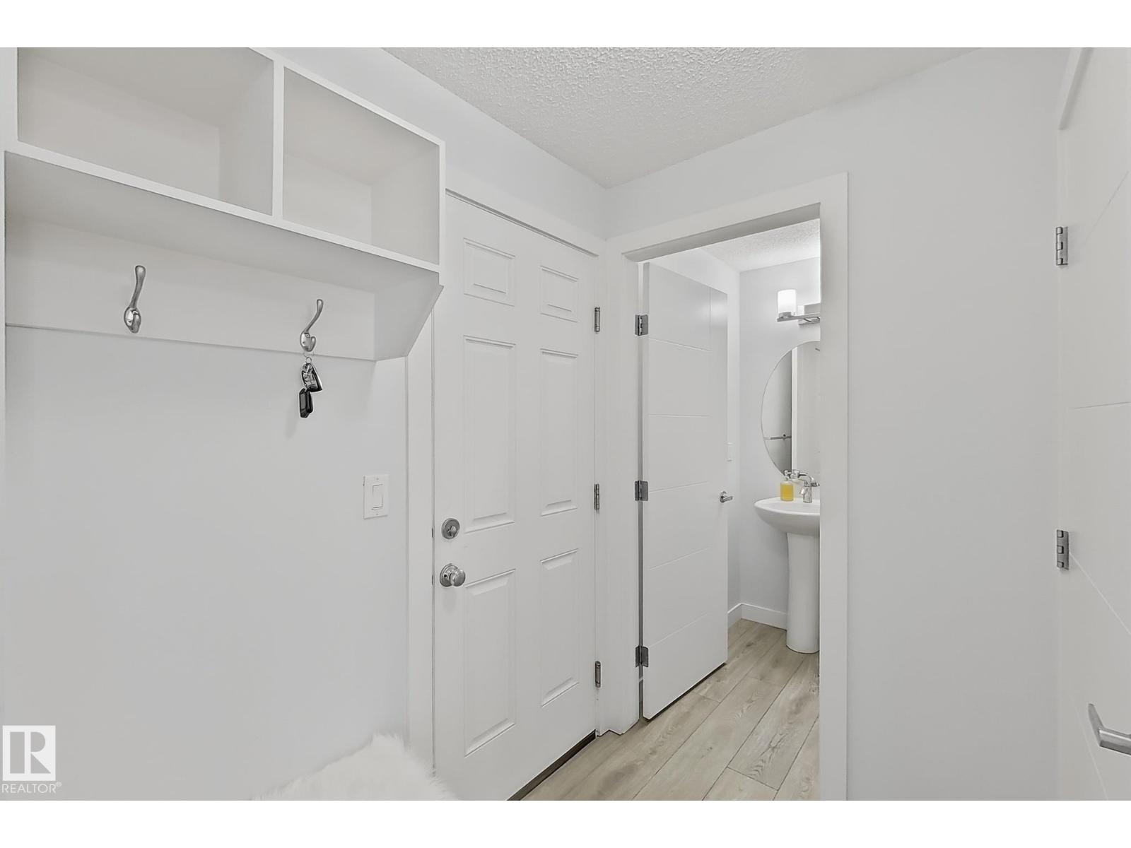 228 42 AV NW NW — photo 13