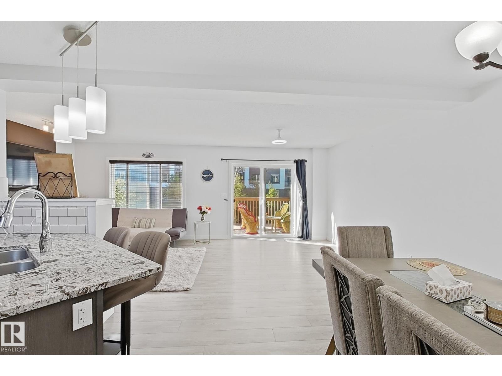 228 42 AV NW NW — photo 15
