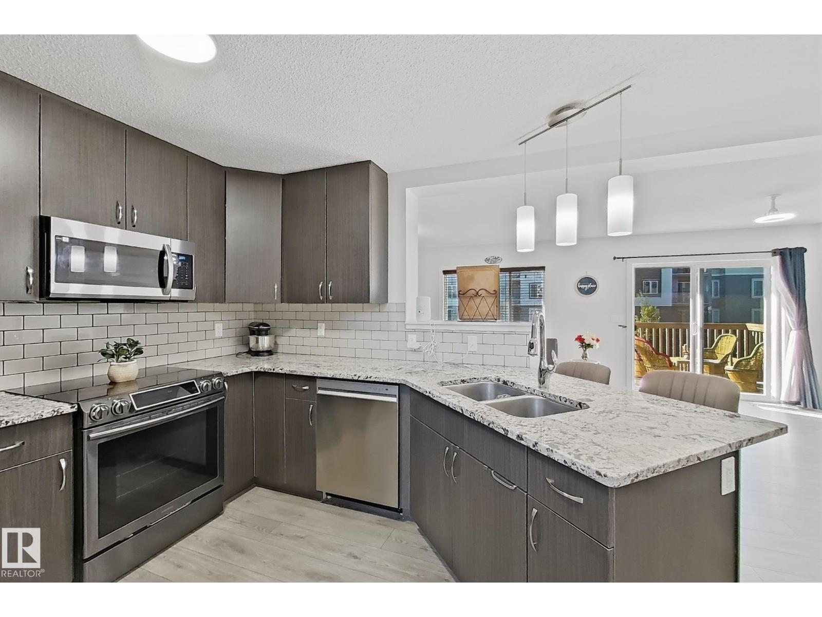228 42 AV NW NW — photo 17