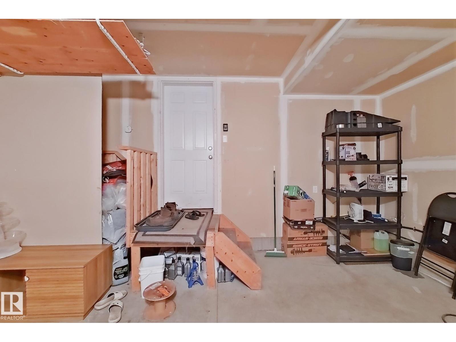 228 42 AV NW NW — photo 40