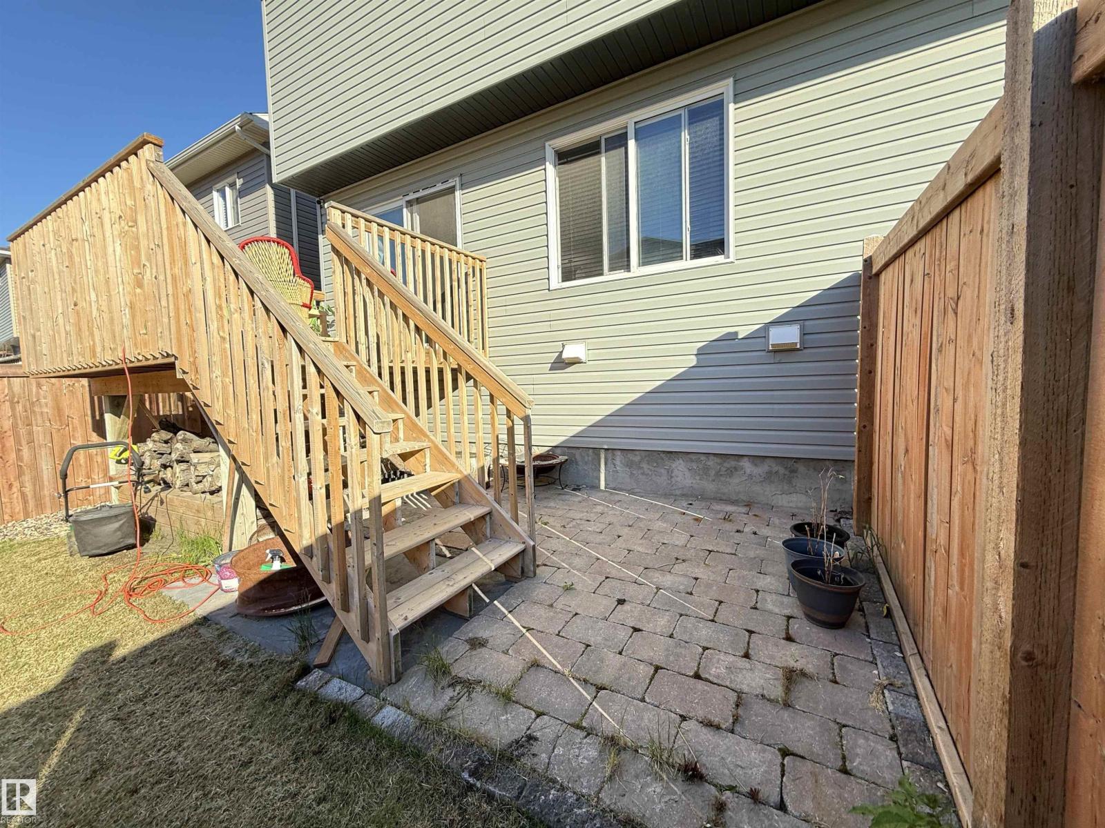 228 42 AV NW NW — photo 9