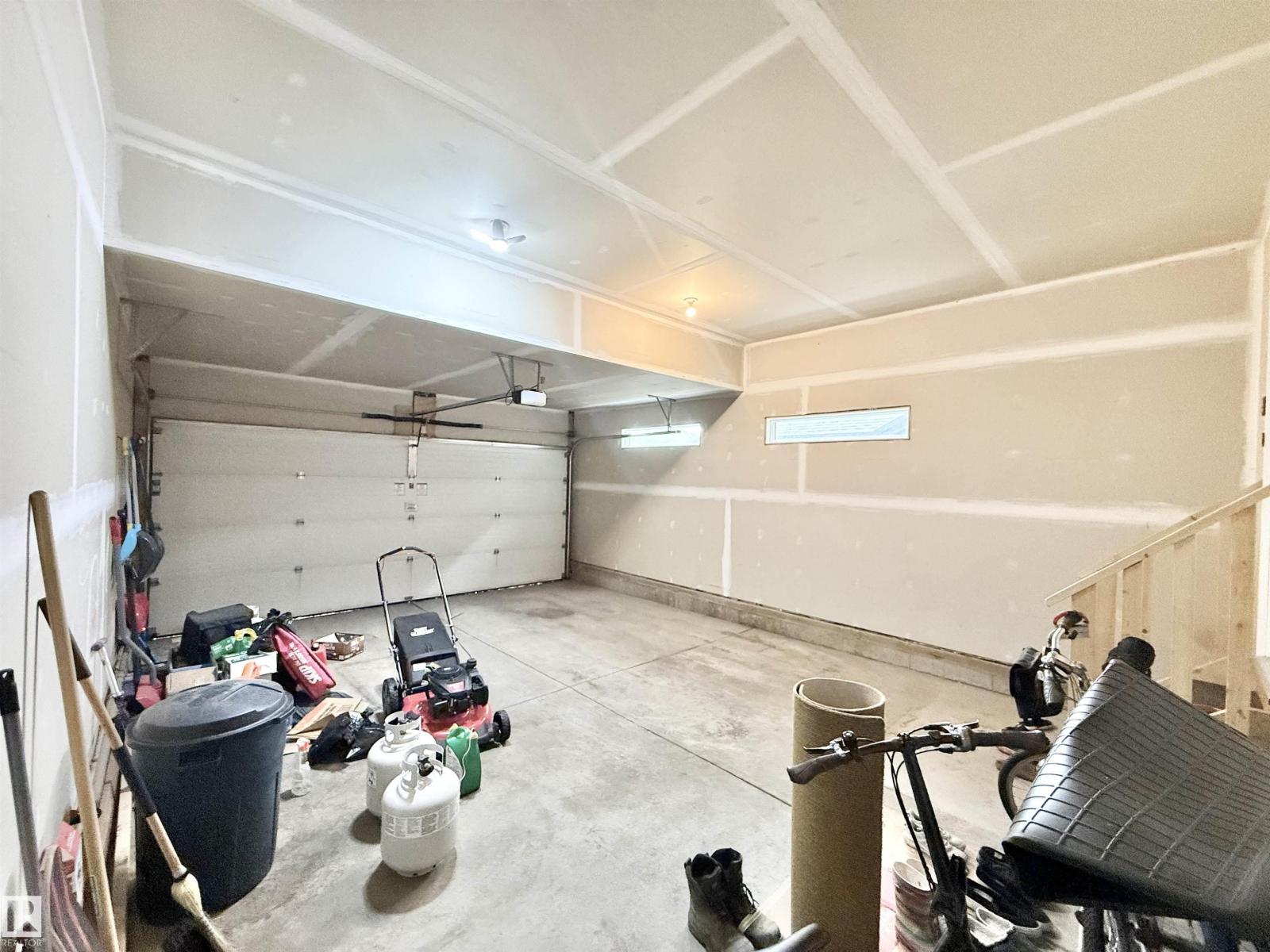 22519 96 AV NW - 49