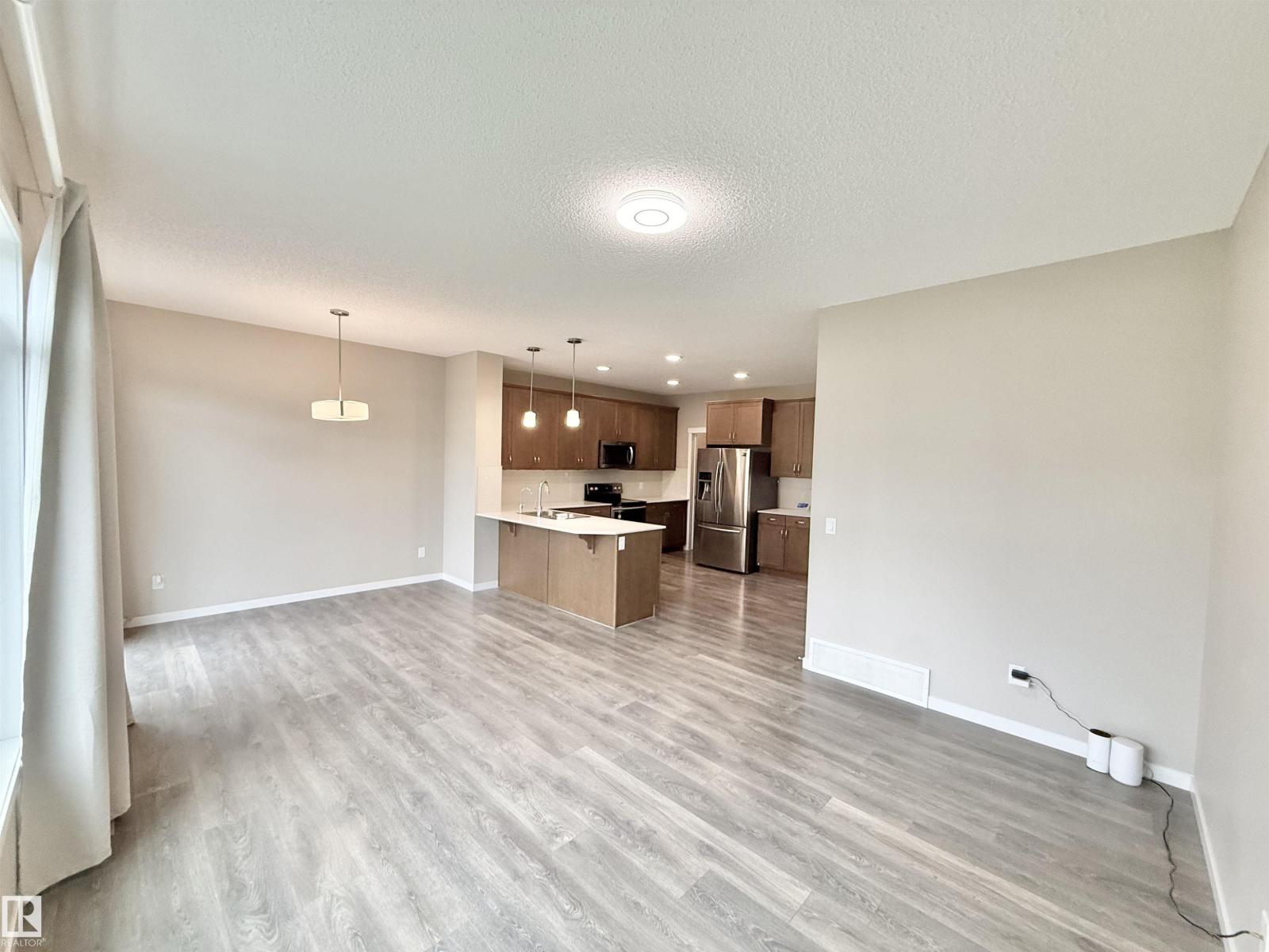 22519 96 AV NW - 13