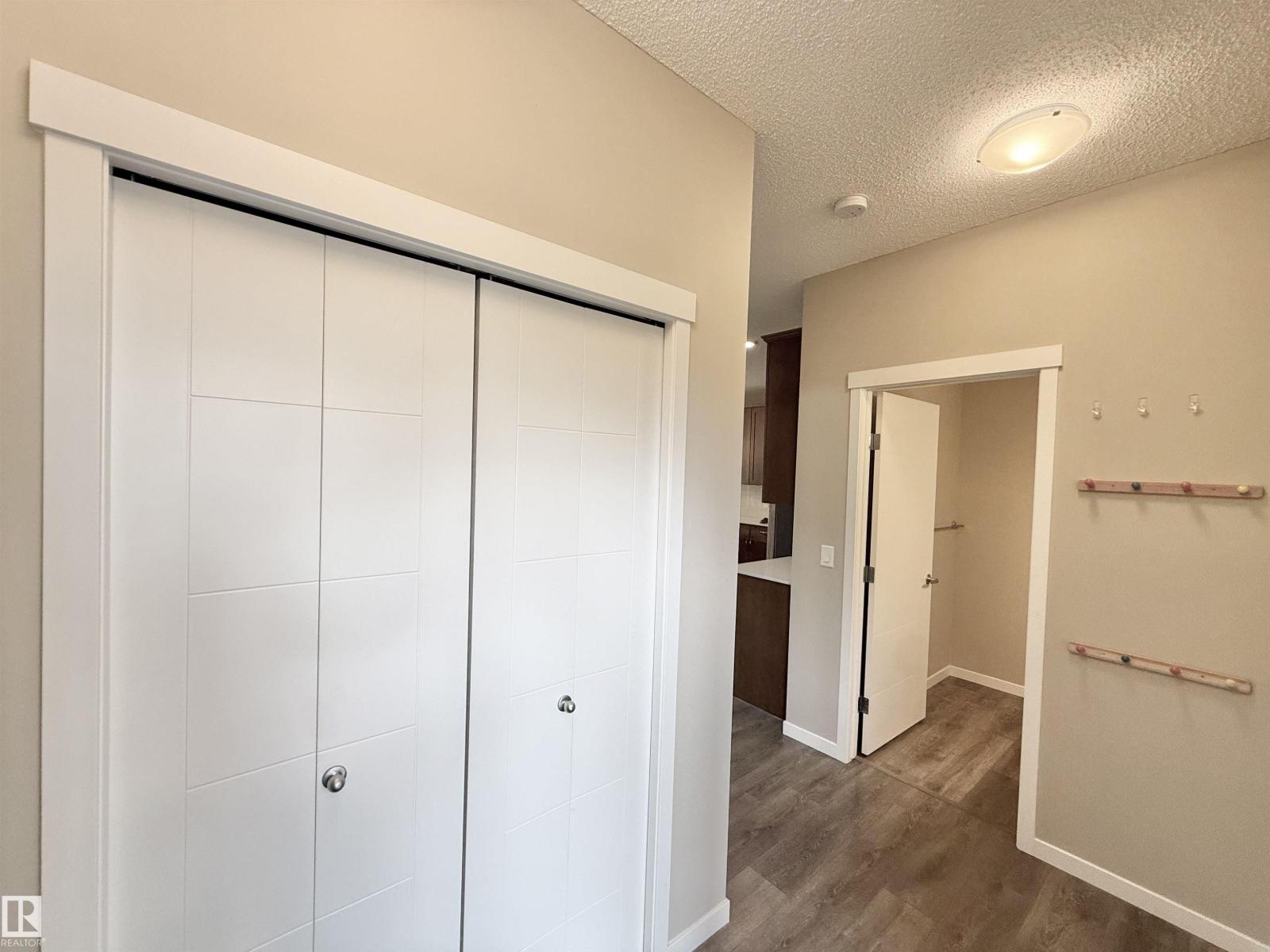 22519 96 AV NW - 7