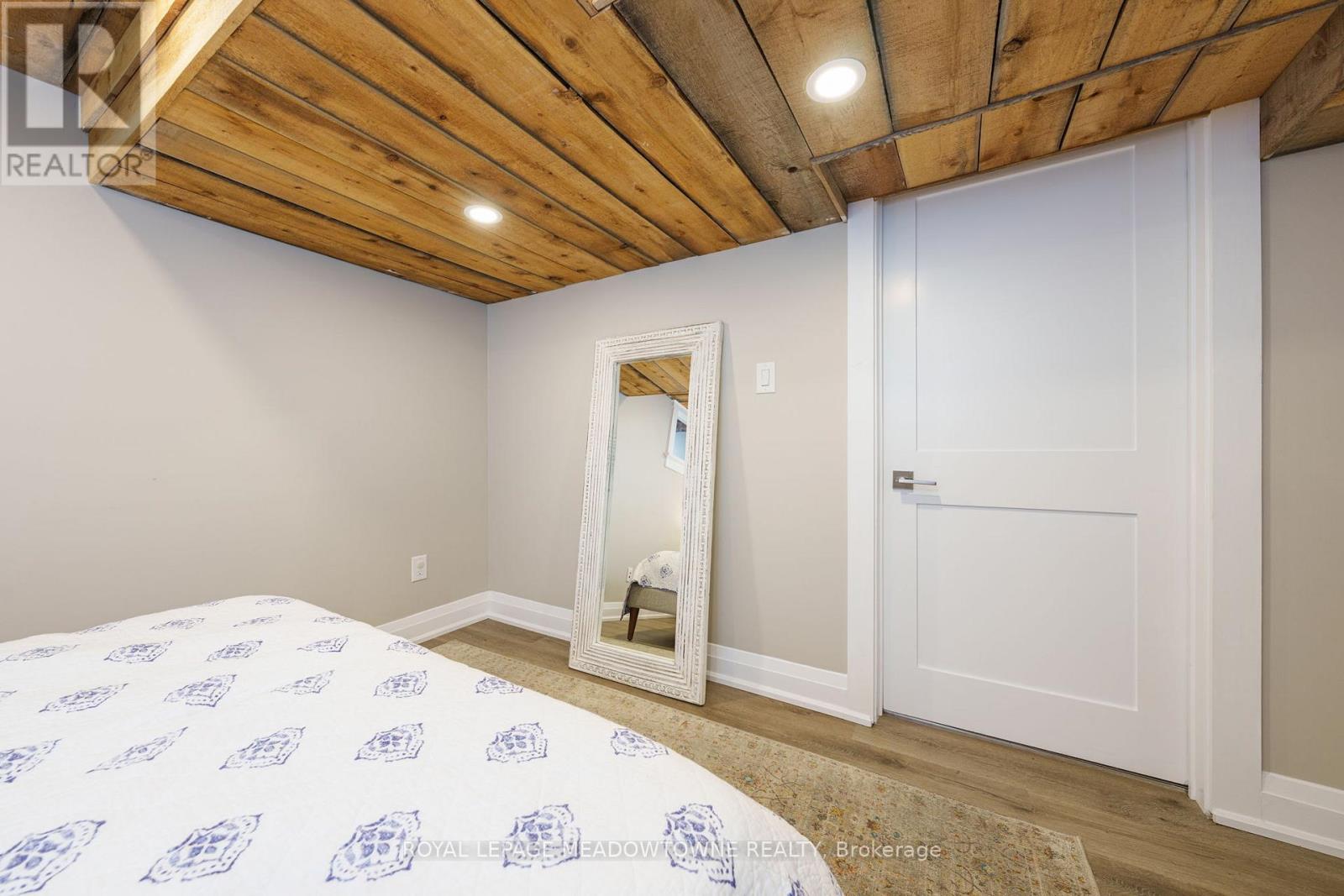2 BENNETT PLACE - 34