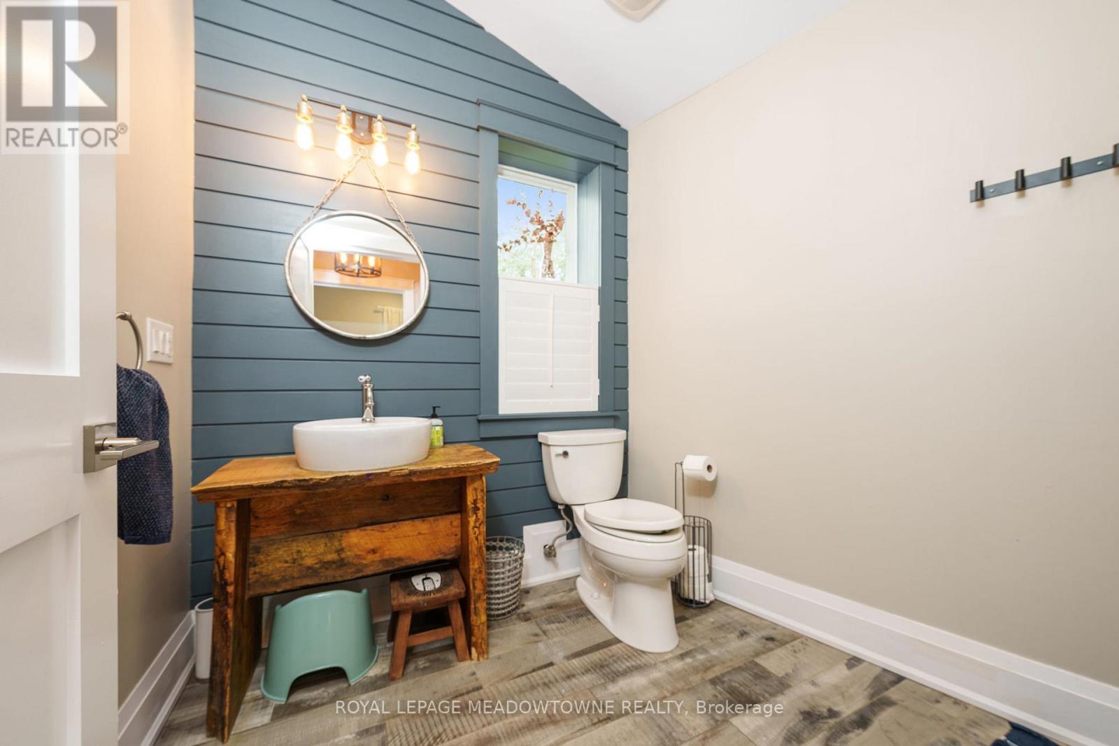 2 BENNETT PLACE - 38