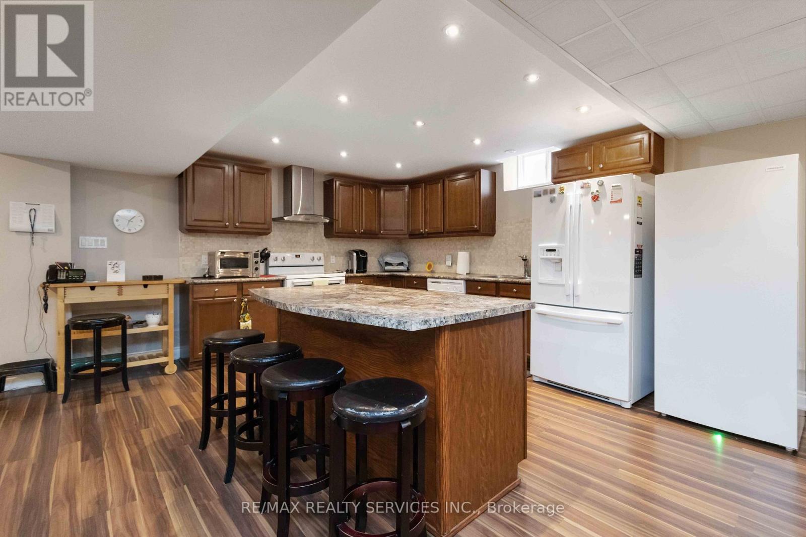 15 VALLEYSTREAM CIRCLE - 26