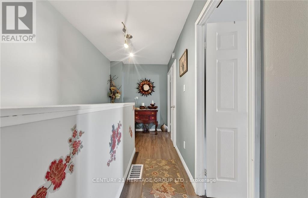 #182 17 OLD PINE TRAIL - 24