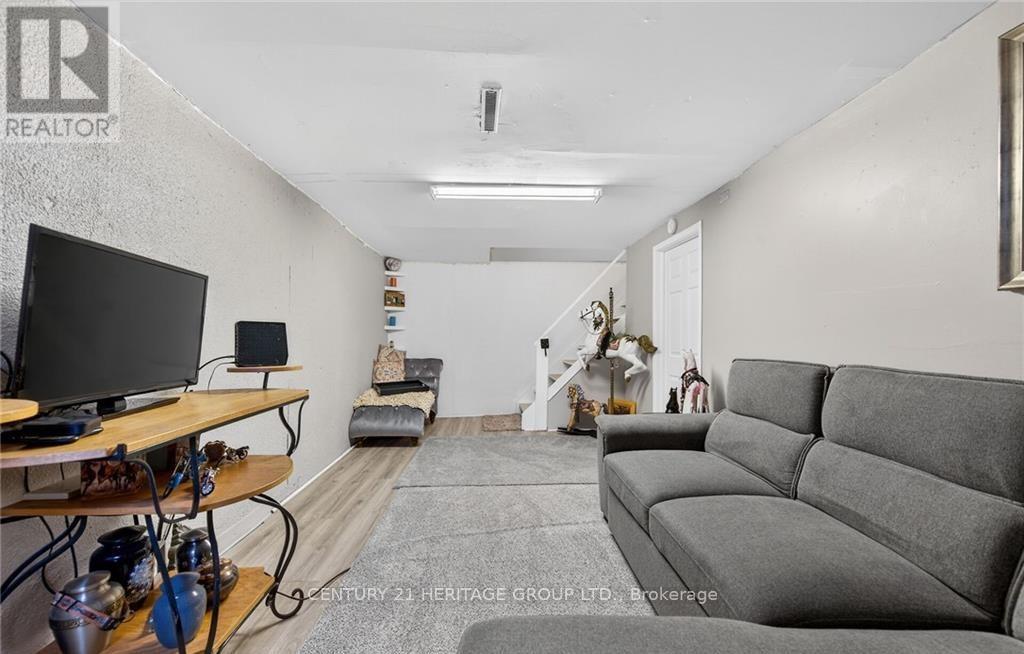 #182 17 OLD PINE TRAIL - 26