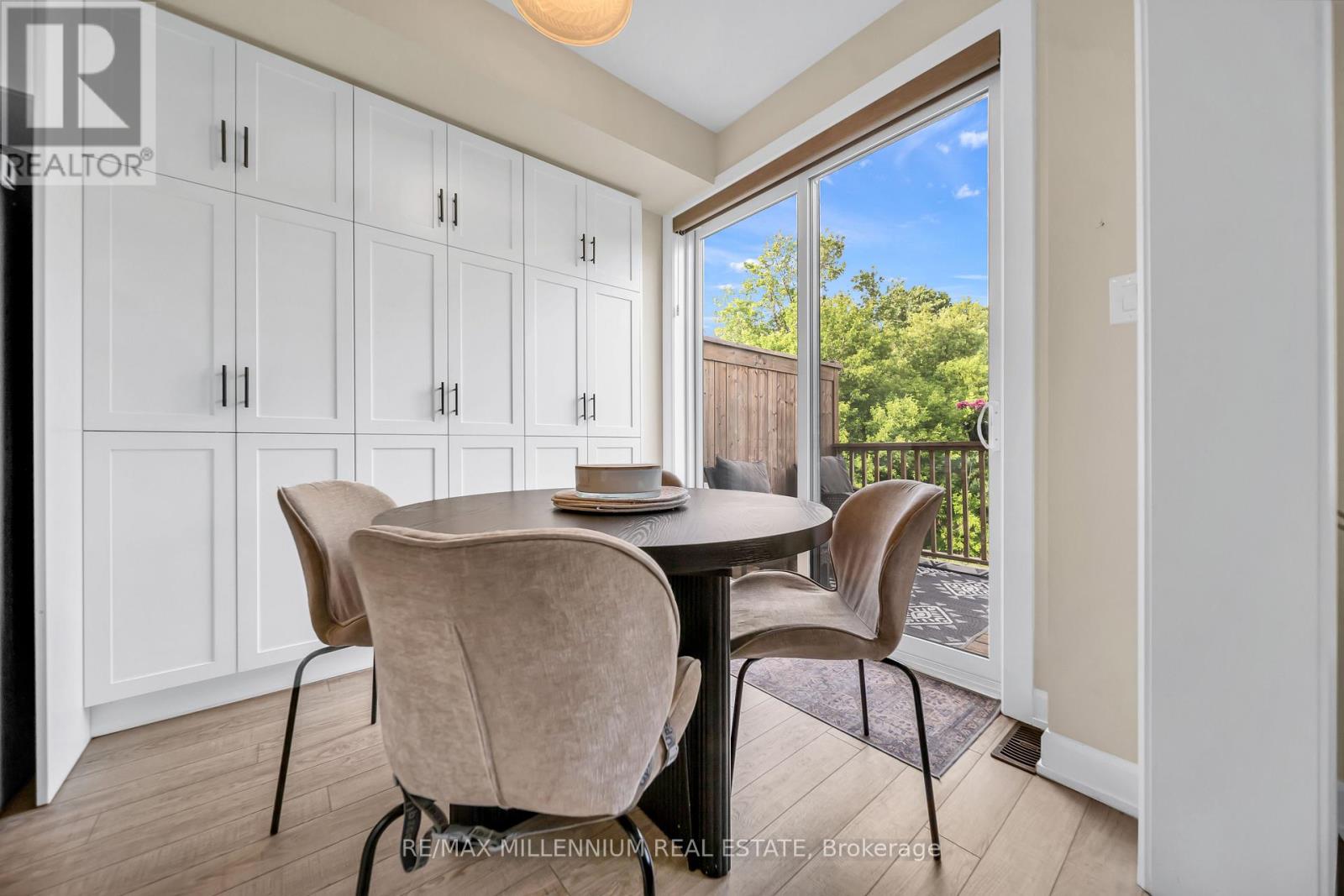 #55 100 HOLLYWOOD COURT - 18