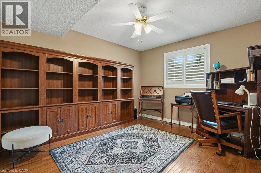 6 THEODORE Drive - 25