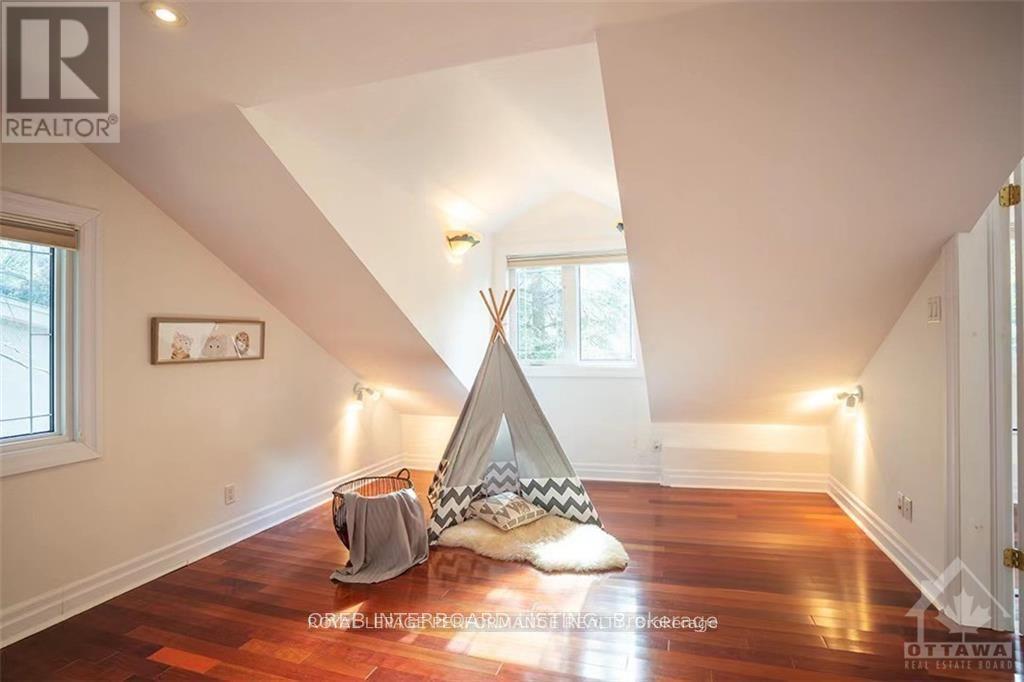 2077 PALMER AVENUE - 10