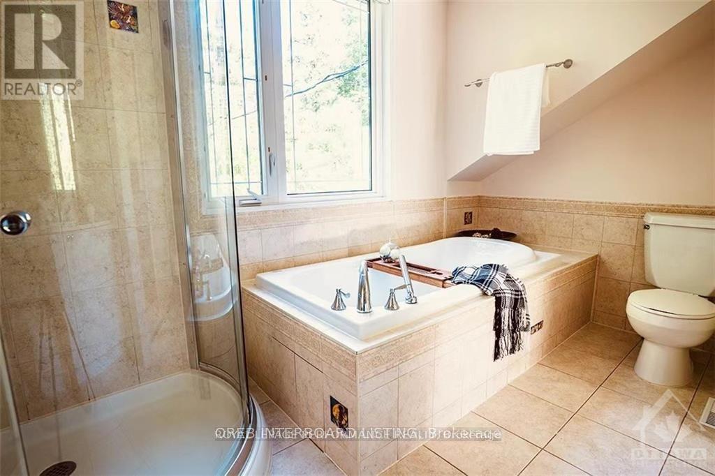 2077 PALMER AVENUE - 15