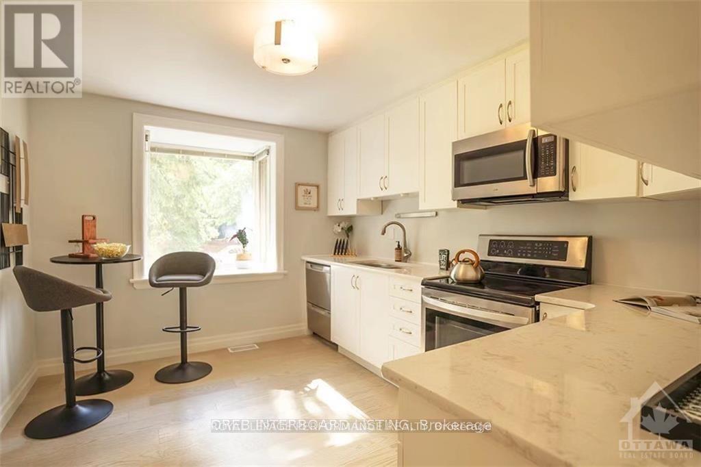 2077 PALMER AVENUE - 17