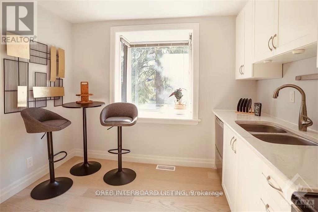 2077 PALMER AVENUE - 18