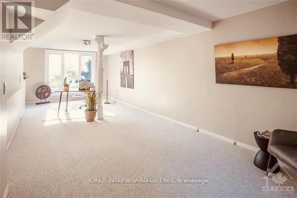 2077 PALMER AVENUE - 21