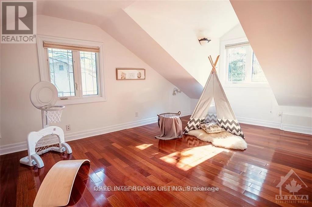 2077 PALMER AVENUE - 9